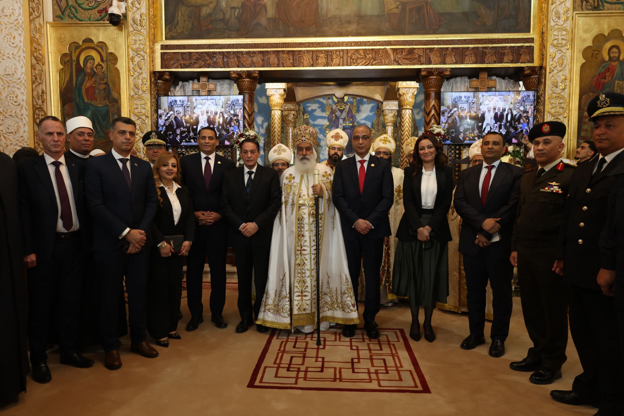 محافظ الجيزة يزور مطرانية الجيزة للأقباط الأرثوذكس لتقديم التهنئة بعيد القيامة المجيد