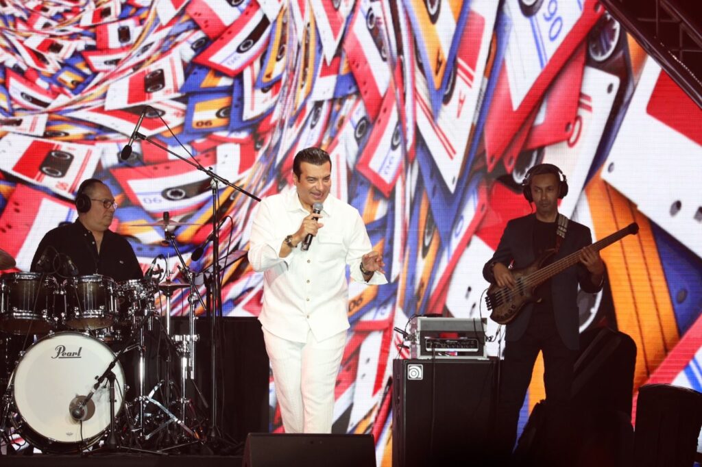 img-20260412-wa00465706410318046169164-1024x682 إيهاب توفيق يواصل نجاحاته الغنائية بحفل جماهيري ضخم في الإمارات