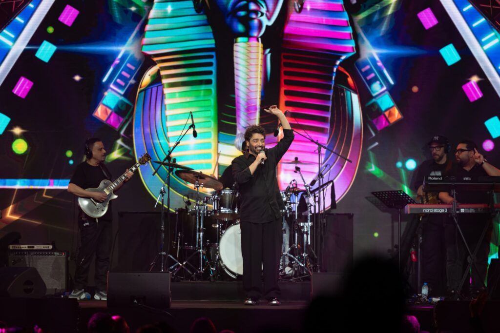 img-20260412-wa00684317593602360429615-1024x683 حميد الشاعري يشعل أبوظبي بحفل كامل العدد ويؤكد: الدار أمان.. ولفتة إنسانية لعروسين