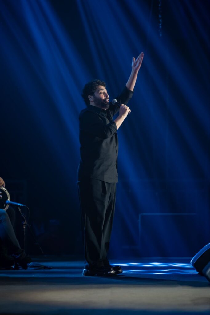 img-20260412-wa00702170824324683134163-683x1024 حميد الشاعري يشعل أبوظبي بحفل كامل العدد ويؤكد: الدار أمان.. ولفتة إنسانية لعروسين