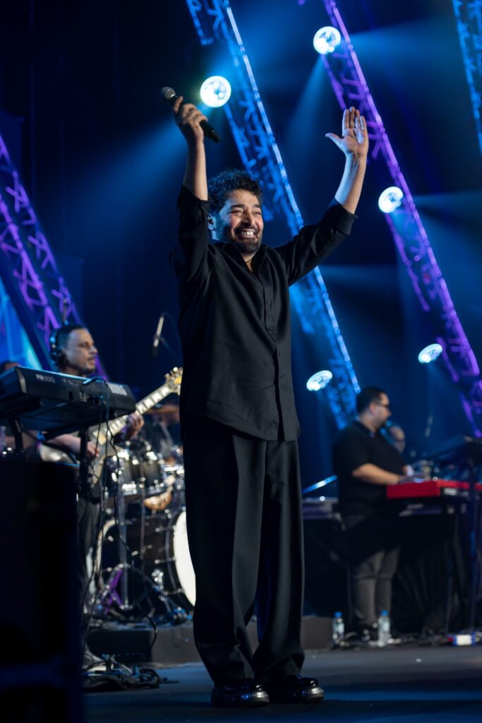 img-20260412-wa00711450183463184756923-683x1024 حميد الشاعري يشعل أبوظبي بحفل كامل العدد ويؤكد: الدار أمان.. ولفتة إنسانية لعروسين