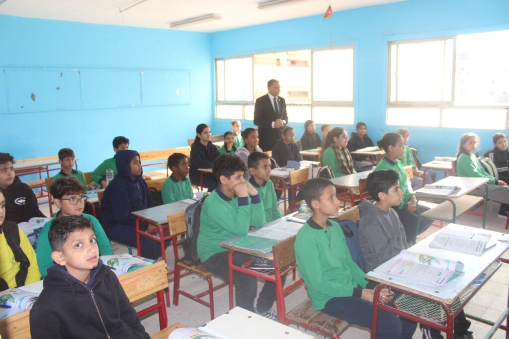 img-20260414-wa00807191912557905636473-1024x682 لا تهاون مع الغياب".. مدير تعليم الجيزة يقود جولة مفاجئة بمدارس "الشيخ زايد وكرداسة"