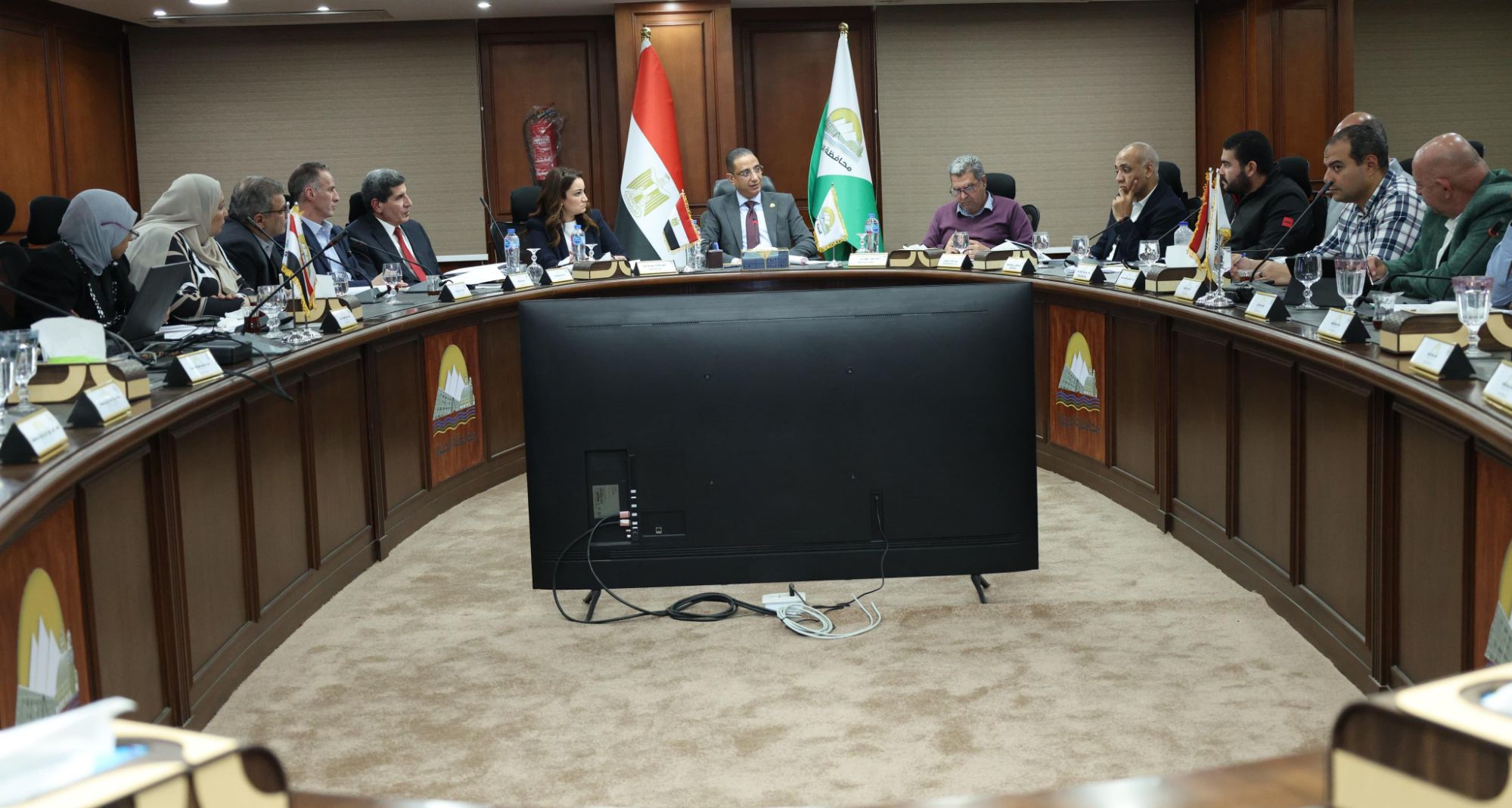 محافظ الجيزة يترأس اجتماع مجلس إدارة التسويق لتعظيم الموارد ومراجعة طلبات المستثمرين الخاصه بالباكيات التجارية