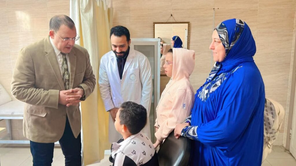 img-20260415-wa00081140660383614988543-1024x574 مدير عام فرع هيئة الرعاية الصحية ببورسعيد يُحكم الرقابة الميدانية بمركز طب أسرة "عمر بن الخطاب" ويُتابع كفاءة المنظومة الدوائية والأمنية