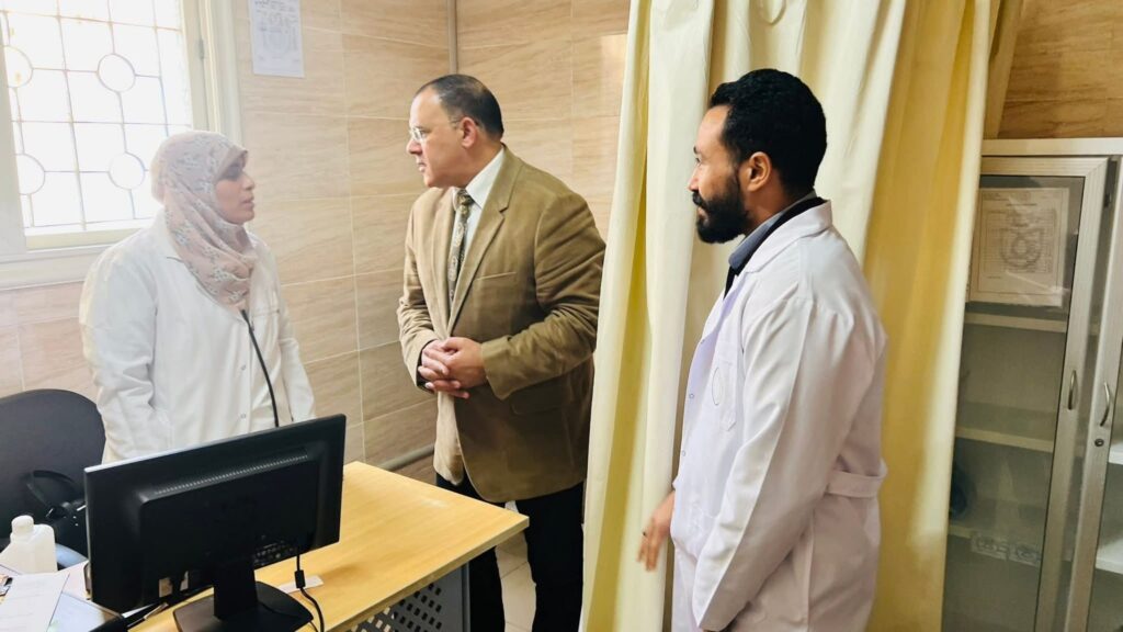 img-20260415-wa00101391181168854786118-1024x576 مدير عام فرع هيئة الرعاية الصحية ببورسعيد يُحكم الرقابة الميدانية بمركز طب أسرة "عمر بن الخطاب" ويُتابع كفاءة المنظومة الدوائية والأمنية