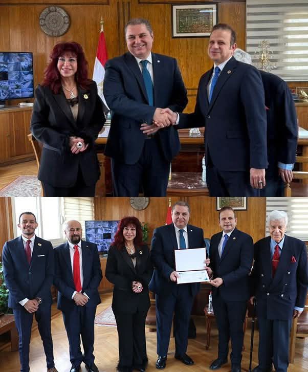 د. خالد صوفى رئيس الهيئة المصرية&nbsp; للمواصفات والجودة&nbsp; رئيس المنظمة الدولية للتقييس&nbsp; ” ISO ”&nbsp;&nbsp;&nbsp;&nbsp;&nbsp; يكرم