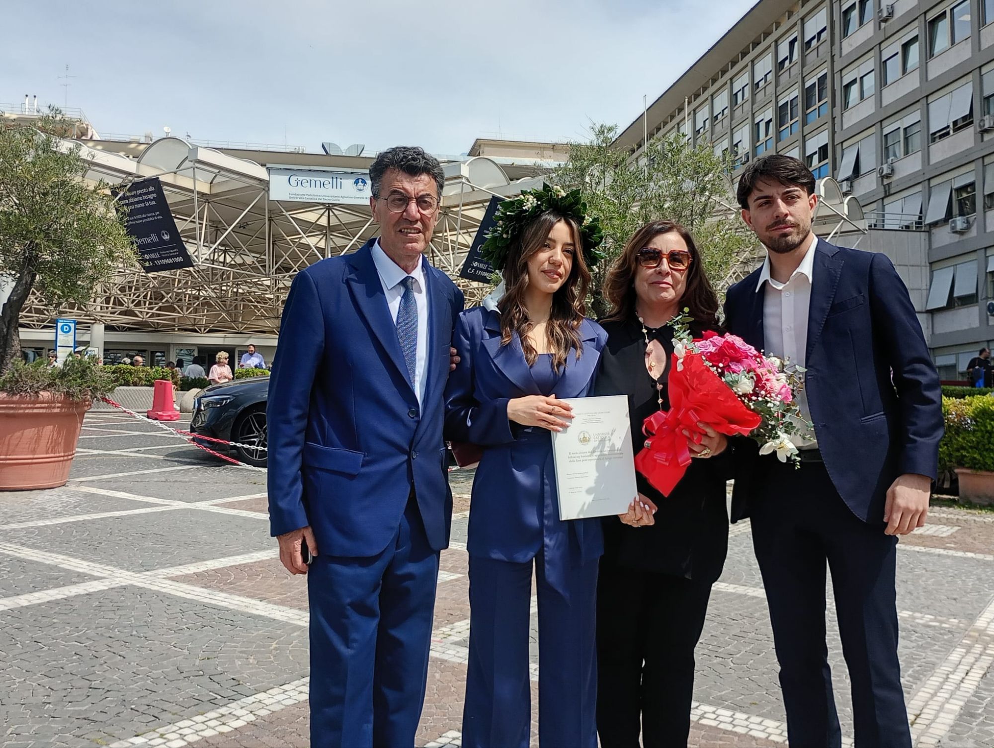 تهاني من امسي و كوماي و مؤسساتنا لتخرج الدكتورة ليتيزيا عودة ،تخصص تغذية من جامعة الفاتيكان