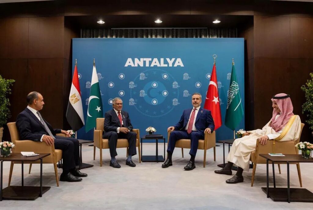 img-20260418-wa00242199258372954569582-1024x689 اجتماع رباعي في أنطاليا لبحث المفاوضات الأمريكية-الإيرانية وتطورات الإقليم