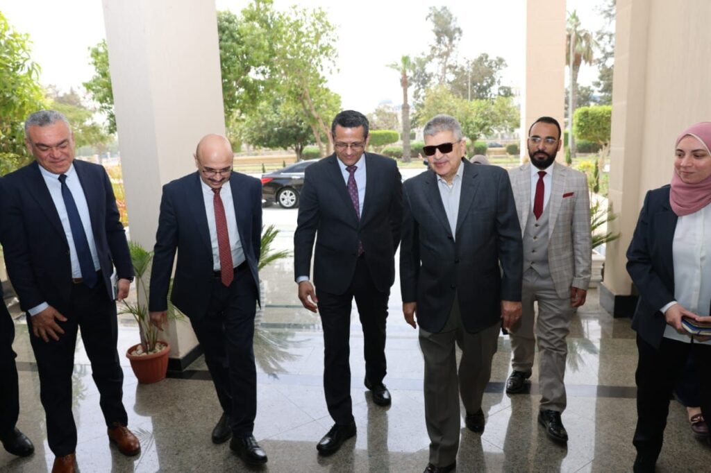 img-20260418-wa00447382567670499601839-1024x682 الفريق أسامة ربيع ونقيب الصحفيين يشهدان فعاليات افتتاح البرنامج التدريبي للصحفيين بمركز الإبداع والتميز