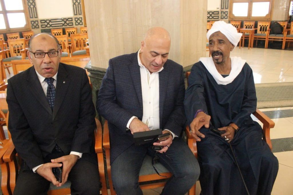 مشاهير الفن والرياضة والاعلام وكبار رجال السياسة والأعمال يشاركون هاشم ملاح الأفراح