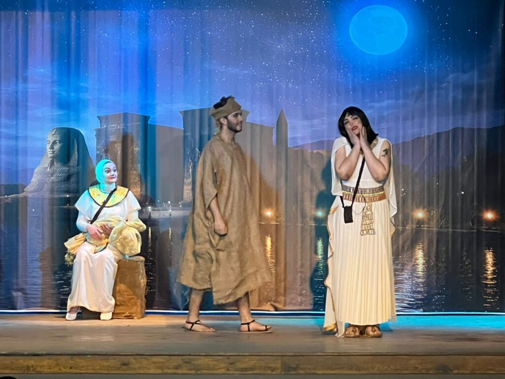 img-20260419-wa00064199750019247269179-1024x768 حورية فرغلى تحقق المعادلة الصعبة بين الخيال و الواقع