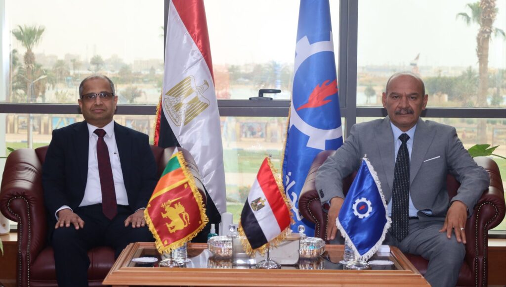 img-20260419-wa00753117620087251102228-1024x580 محافظ السويس يستقبل سفير دولة سريلانكا بالقاهرة لبحث سبل التعاون في مجال الإستثمار والتجارة