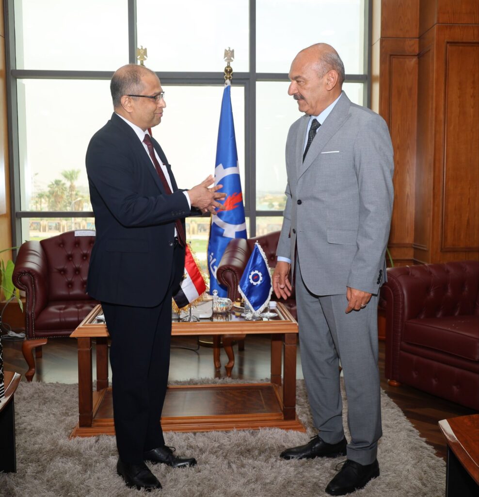 img-20260419-wa0076656414660036723957-988x1024 محافظ السويس يستقبل سفير دولة سريلانكا بالقاهرة لبحث سبل التعاون في مجال الإستثمار والتجارة