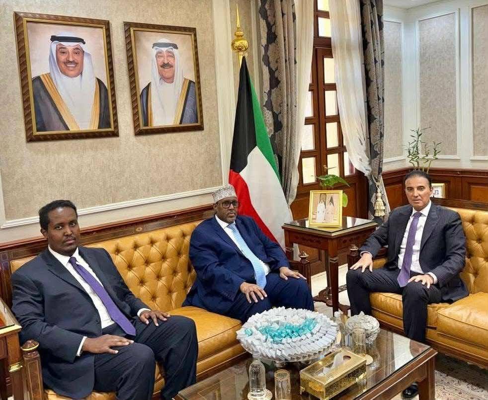 مندوب الصومال لدى جامعة الدول العربية يبحث مع نظيره الكويتي سبل تعزيز التعاون المشترك