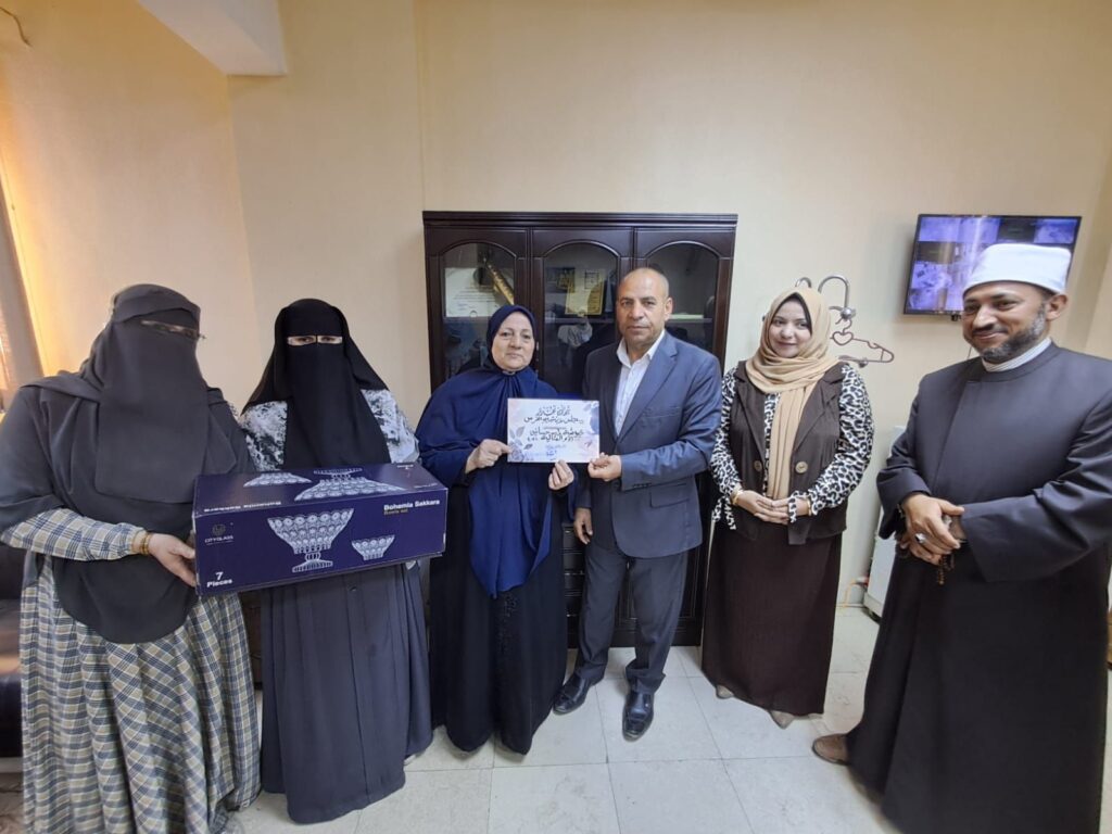 img-20260421-wa00314921810851381937392-1024x768 رئيس مدينة أبو النمرس بجنوب الجيزة يُكرم الأمهات المثالية بالمركز