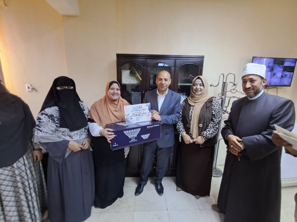 img-20260421-wa00341102126097514935749-1024x768 رئيس مدينة أبو النمرس بجنوب الجيزة يُكرم الأمهات المثالية بالمركز