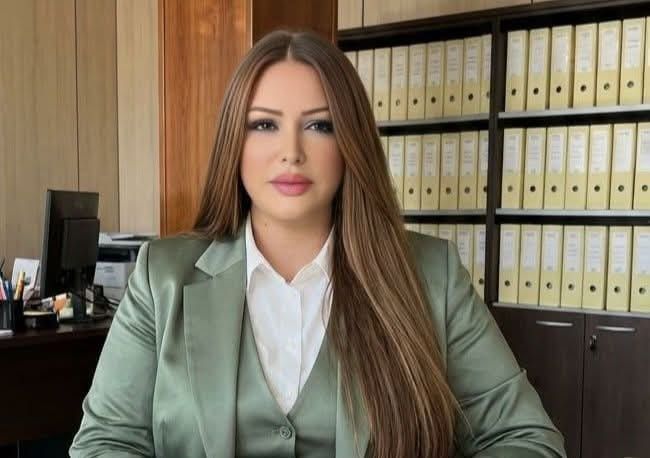 في السياسة قاعدة: ضعوا كل من يُساندُكم تحت الأضواء الكاشفة