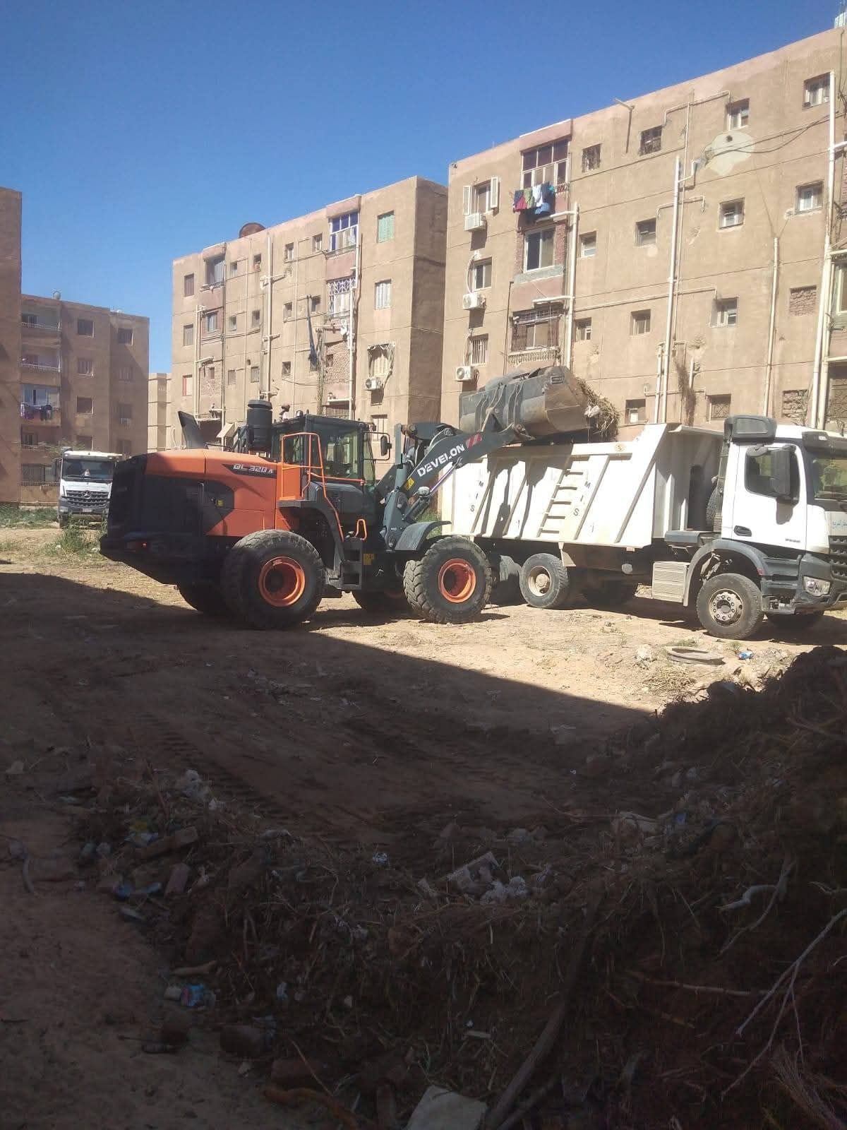 إستمرار الجهود المكثفة بجميع قطاعات الحى والعمل بمنطقة تعاونيات إسبيكو 