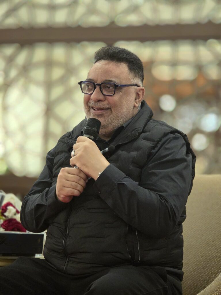 img-20260422-wa01176349744719305362862-768x1024 نجوم الفن والمجتمع في ندوة ثمرة طه إلياس لعبد الرحيم كمال و التي أدارها أشرف عشماوي