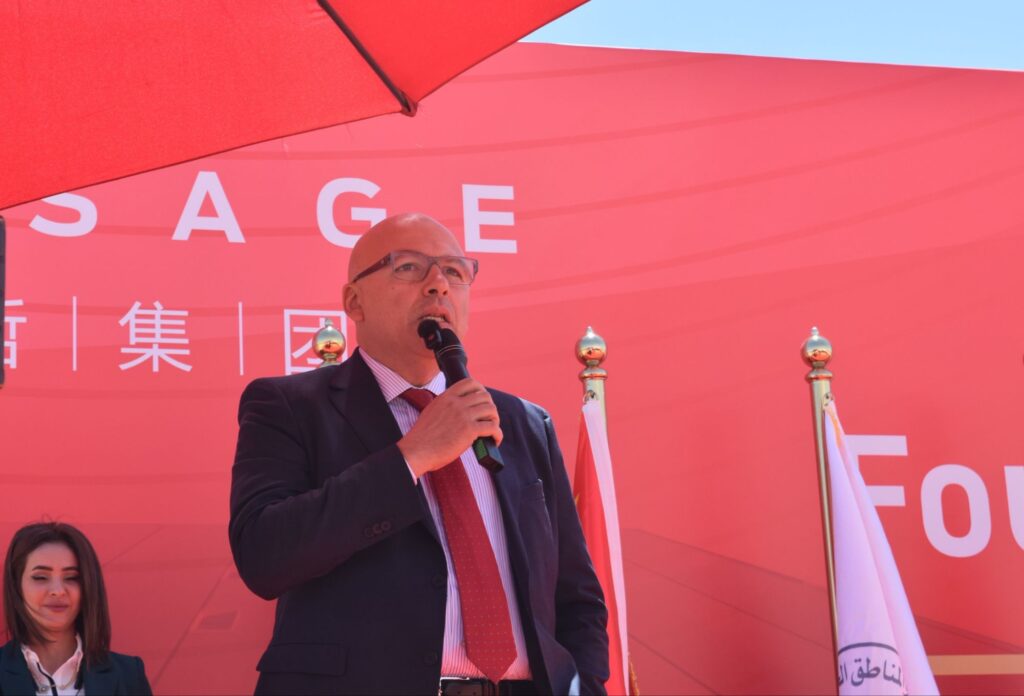 img-20260423-wa00821699333057169132-1024x696 نائب المحافظ يضع حجر اساس مصنعًا جديدًا للملابس الجاهزة بالمنطقة الحرة نيابةً عن محافظ السويس