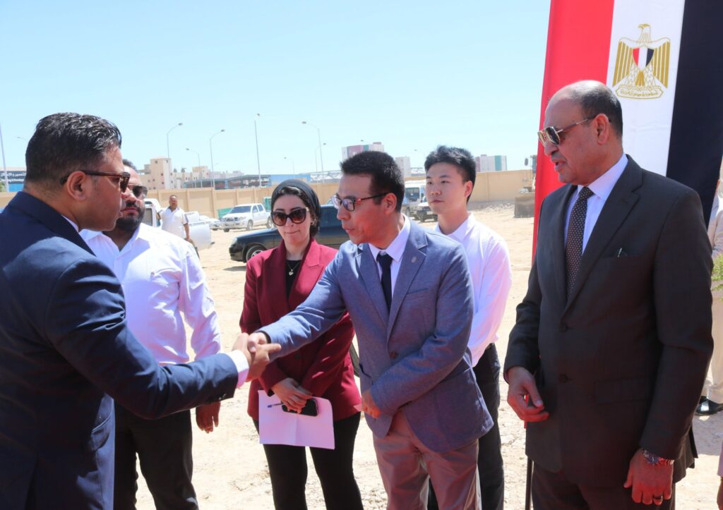 img-20260423-wa00836025240090188264418-1024x723 نائب المحافظ يضع حجر اساس مصنعًا جديدًا للملابس الجاهزة بالمنطقة الحرة نيابةً عن محافظ السويس