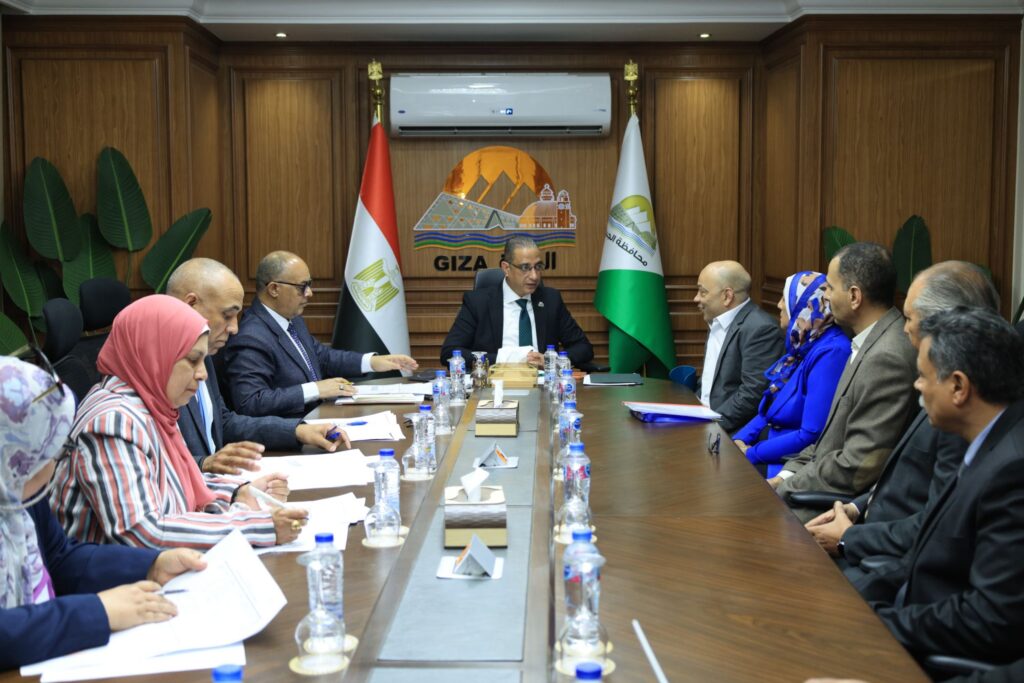 img-20260425-wa00445656861426252066743-1024x683 محافظ الجيزة يترأس لجنة القيادات لاختيار المتقدمين لشغل مناصب مديري عموم إدارات بالإسكان والزراعة