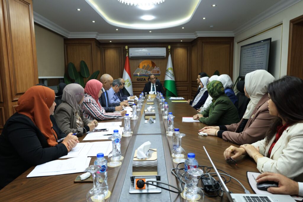 img-20260425-wa00457605255752525078755-1024x683 محافظ الجيزة يترأس لجنة القيادات لاختيار المتقدمين لشغل مناصب مديري عموم إدارات بالإسكان والزراعة