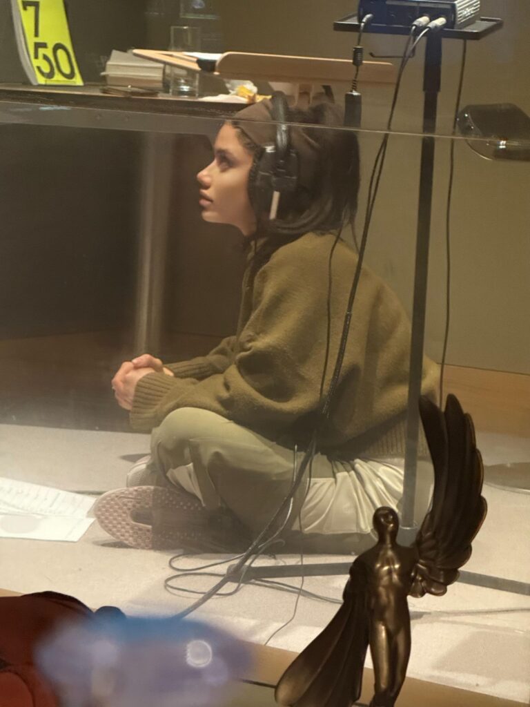 img-20260425-wa00644460596830769201048-768x1024 بالصور.. لندن تشهد اللمسات الأخيرة لأول فيلم عالمي من إخراج سينتيا خليفة