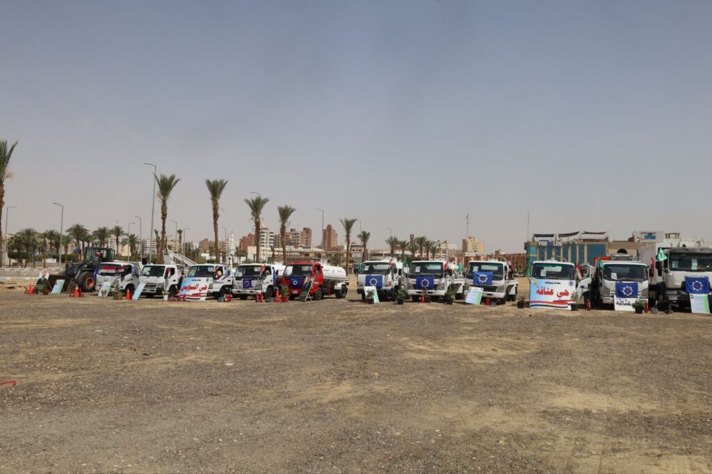 img-20260426-wa00192709956166066268812-1024x682 محافظ السويس يتفقد إصطفاف المعدات والمركبات للاطمئنان على جاهزيتها لمواجهة الأزمات والطوارىء