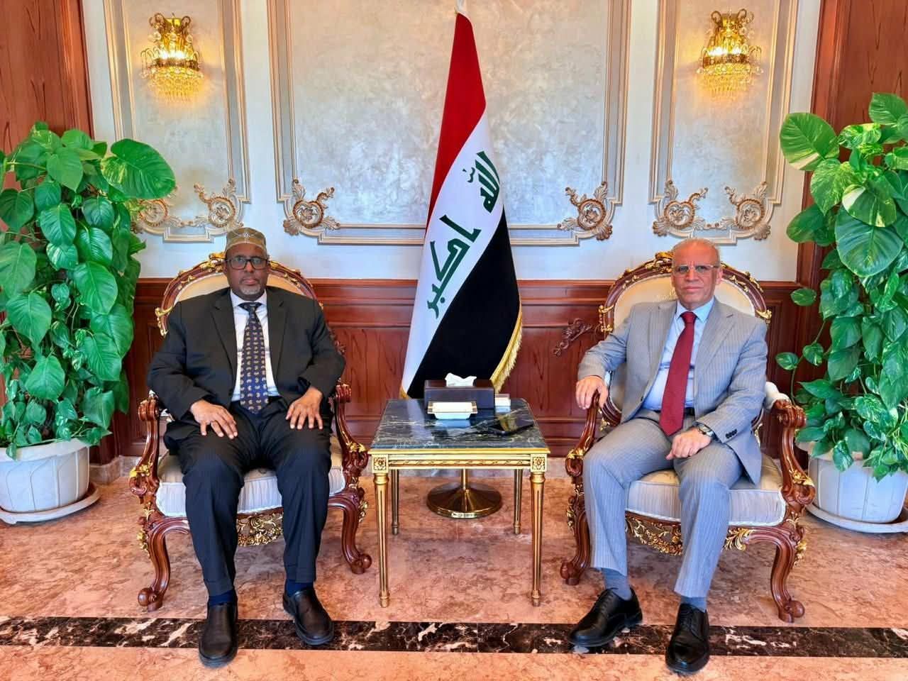 سفير الصومال لدي مصر يلتقي مع سفير جمهورية العراق بالقاهرة
