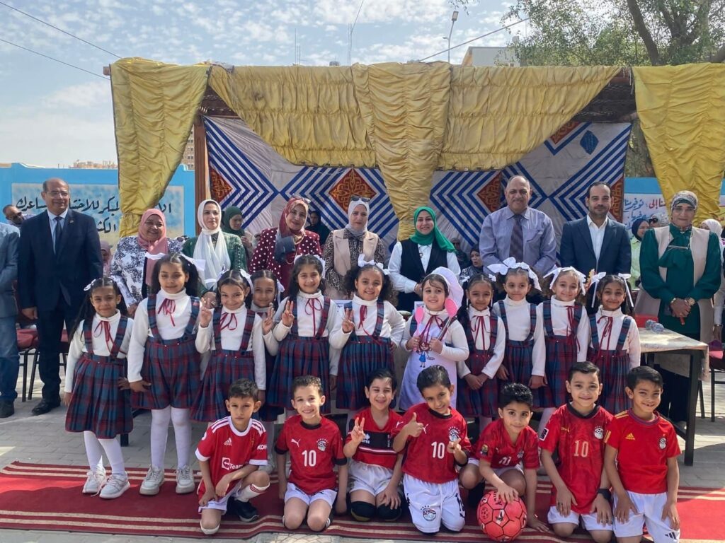 img-20260426-wa00482575437960418643111-1024x768 ثريا منصور تؤكد أهمية الأنشطة التربوية بالسويس  تنمية مهارات الطلاب وتحفيز التفوق