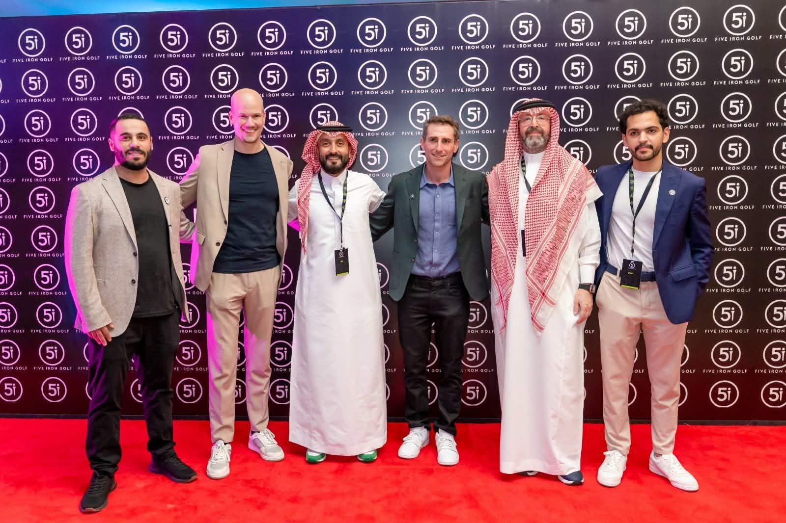جولف السعودية تعلن افتتاح “فايف آيرون جولف” في الرياض