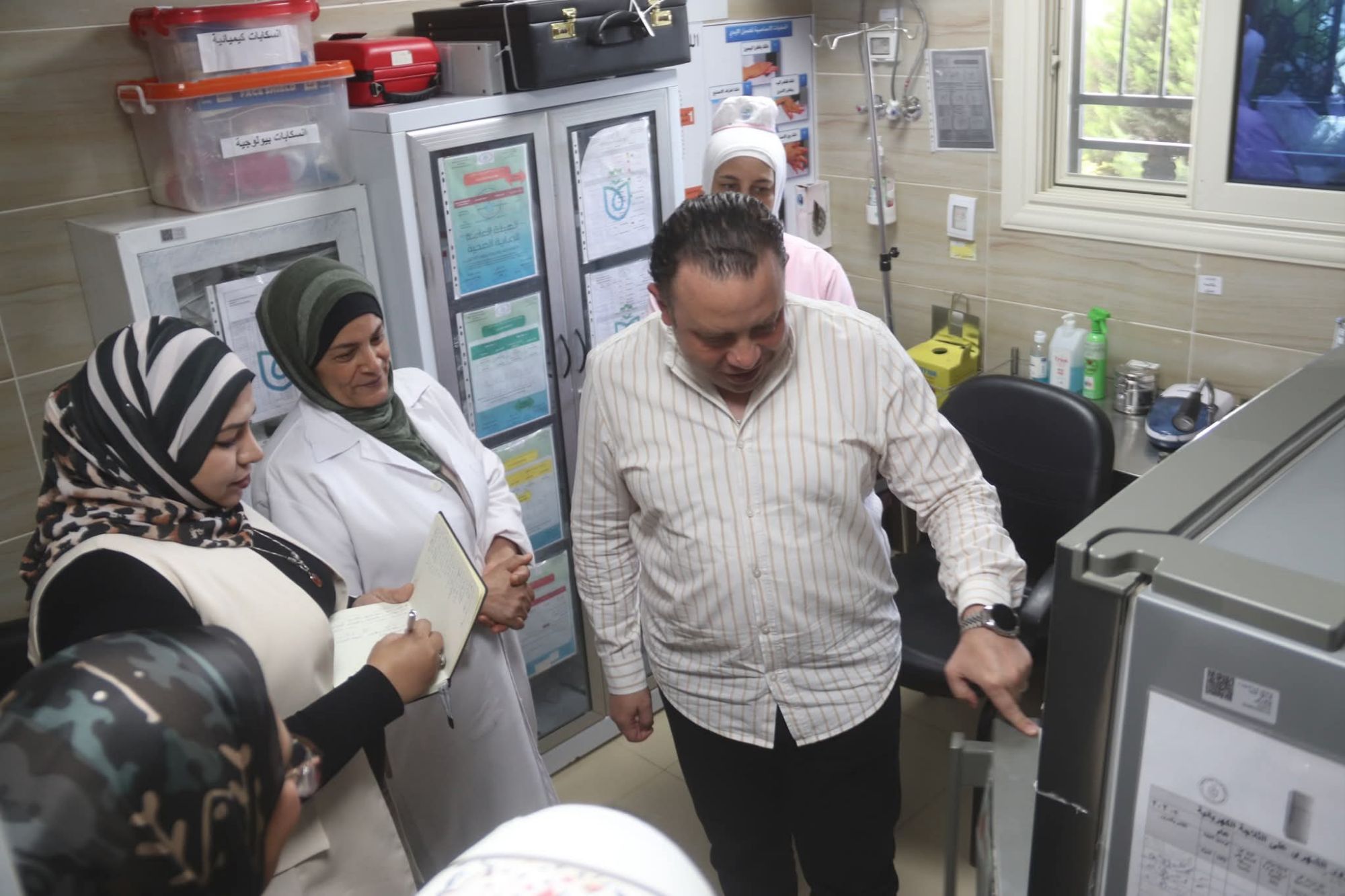 إستمرار الجولات المروريه صباحية لرئيس إقليم القناه بمنشأت هيئة الرعاية الصحية بالسويس