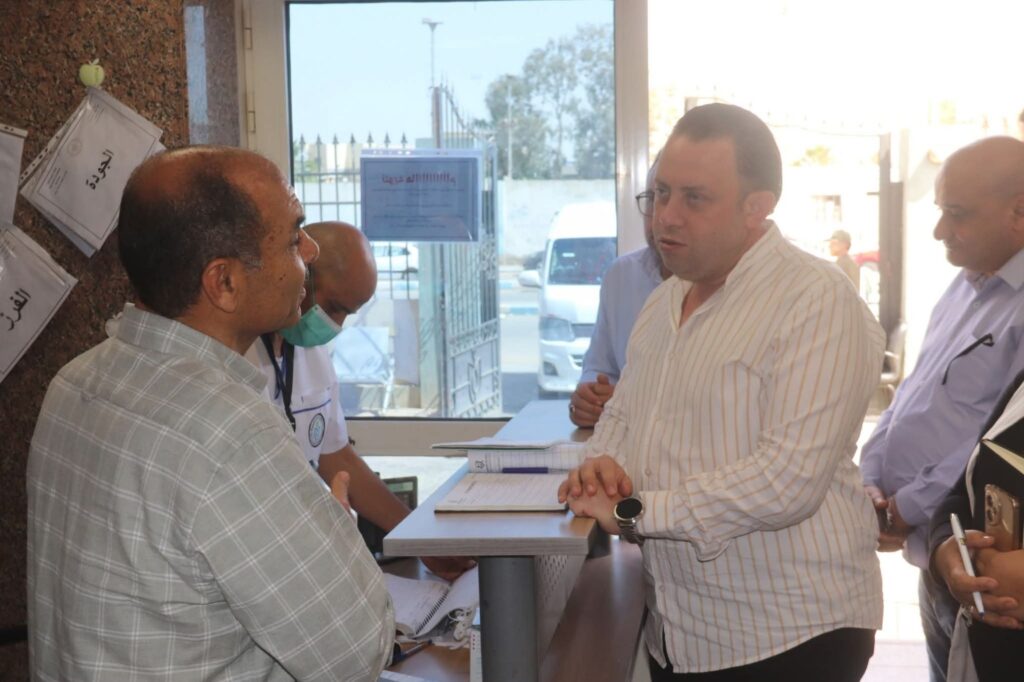 img-20260426-wa00844206323824650843525-1024x682 إستمرار الجولات المروريه صباحية لرئيس إقليم القناه بمنشأت هيئة الرعاية الصحية بالسويس