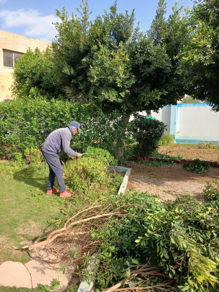 img-20260427-wa00741923903986427202025-768x1024 جهاز التجميل والحدائق بالسويس يعيد تحسين الشكل العام لدار كبار بلا مأوي