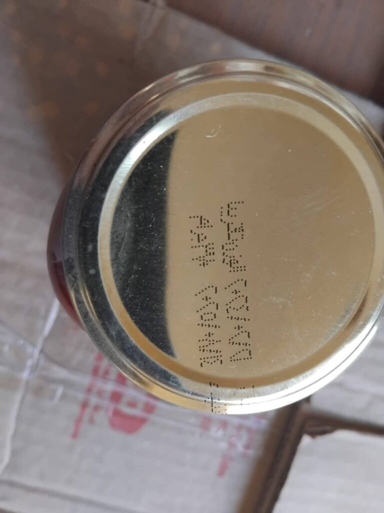 img-20260427-wa00835513947899956393914-768x1024 تموين السويس يقوم بحملة لضبط أطعمة فاسدة داخل الأسواق