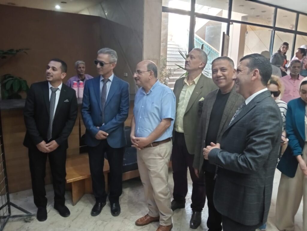 img-20260427-wa01084091779909852918466-1024x771 “تجليات اللون والضوء ”.. حوار بصرى بين التراث والروح بمكتبة القاهرة الكبرى