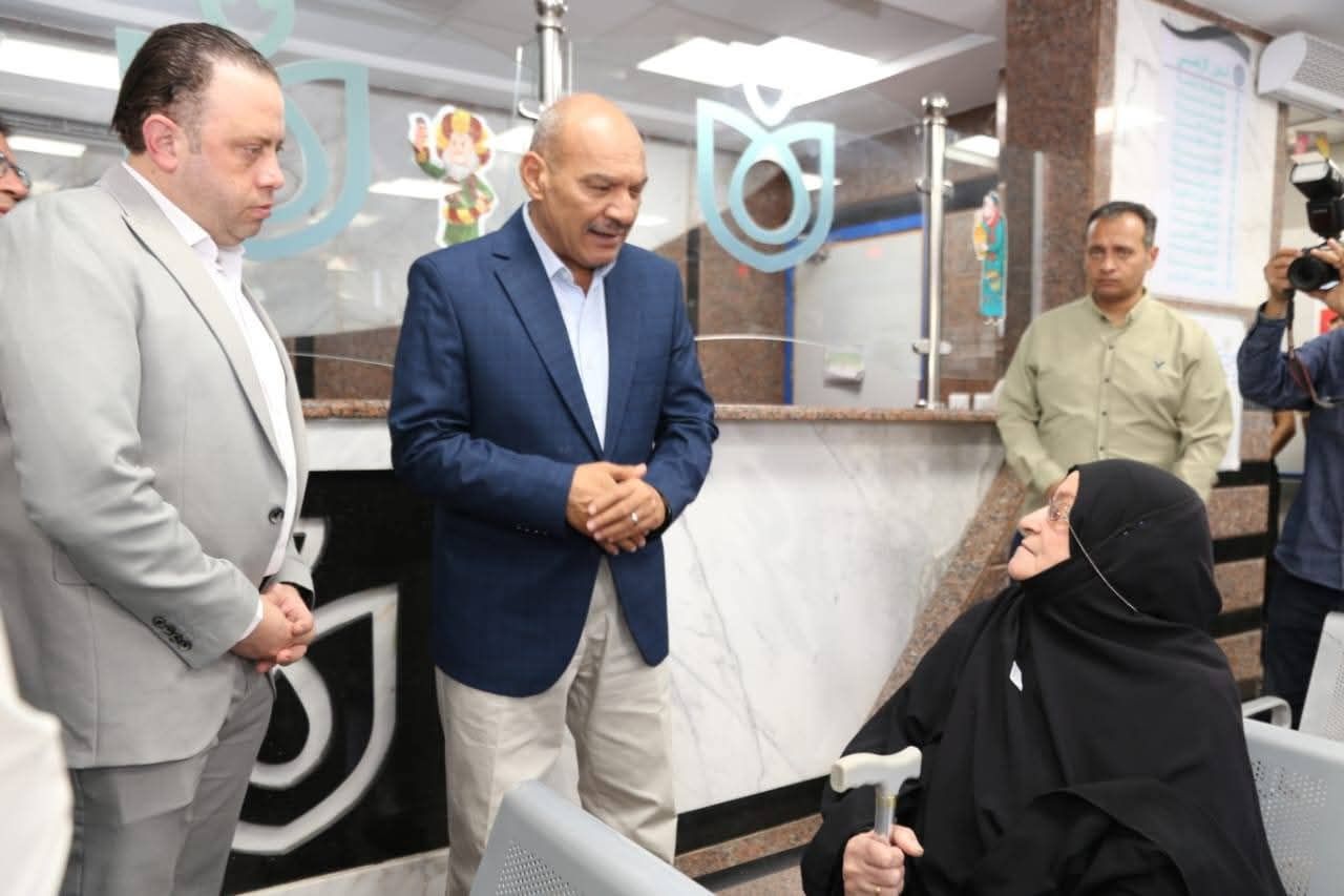 محافظ السويس يتفقد مركز طب أسرة الأمل للتأكيد على توافر الرعاية الصحية والخدمات المقدمة في ضوء منظومة التأمين الصحي الشامل