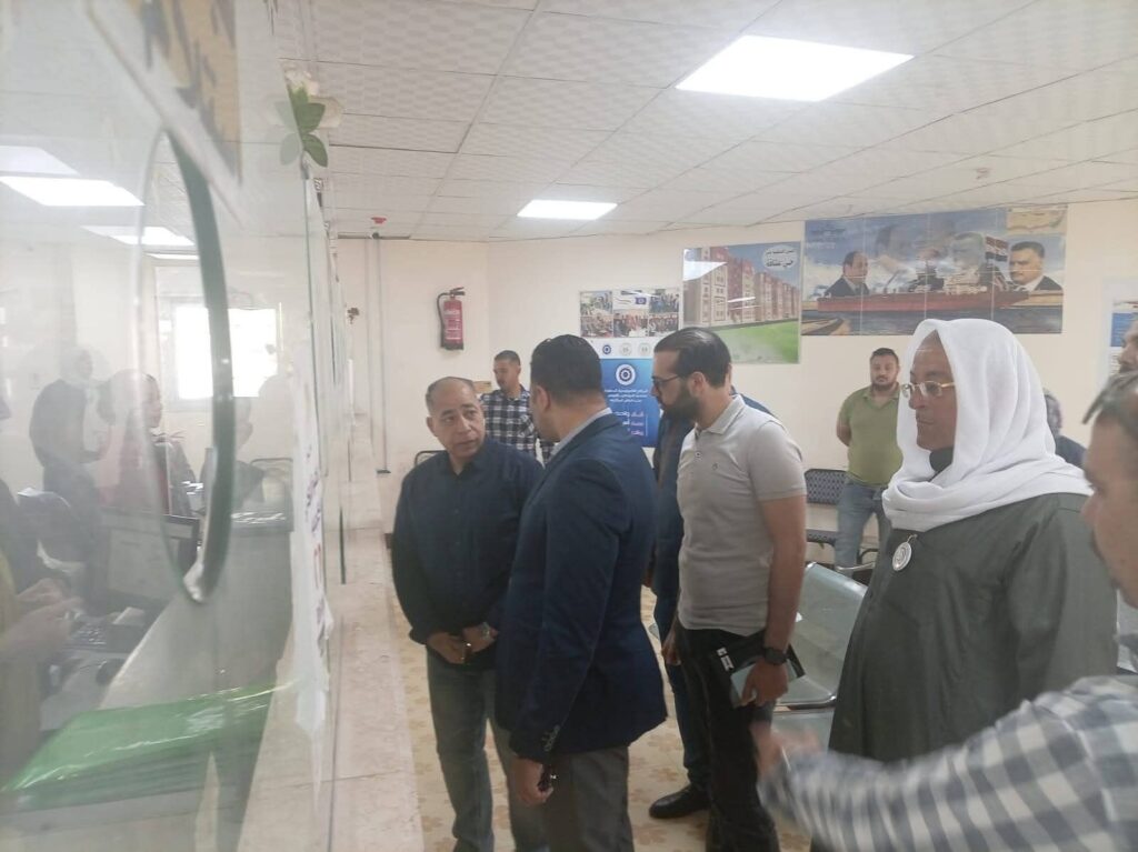 img-20260428-wa01129200681024068983108-1024x767 اللواء هشام همام رئيس حي عتاقة يستقبل نائب محافظ السويس بالمركز التكنولوجي