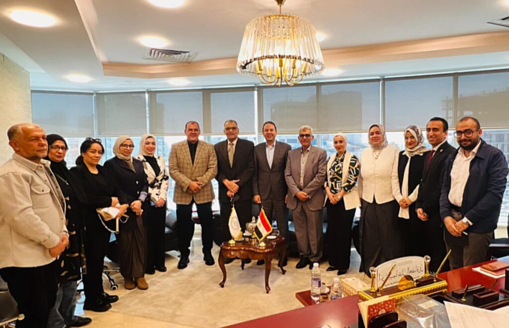 img-20260429-wa00206986657952808112707-1024x661 مدير عام فرع هيئة الرعاية الصحية ببورسعيد يستقبل نواب البرلمان