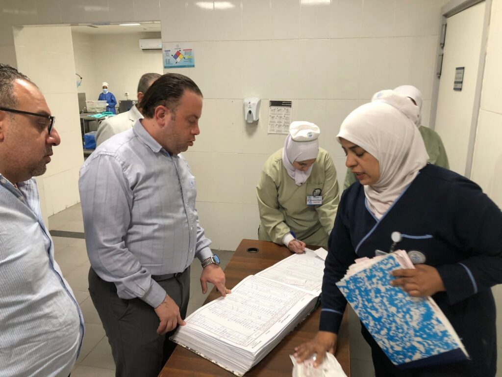 img-20260429-wa01303793405618565897733-1024x768 رئيس إقليم القناه بجولة مفاجاءة تفقديه بمجمع السويس الطبى