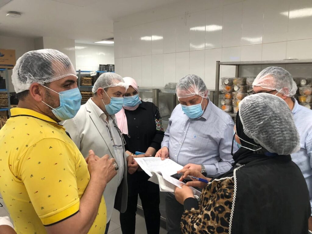 img-20260429-wa01315789146280856978803-1024x768 رئيس إقليم القناه بجولة مفاجاءة تفقديه بمجمع السويس الطبى
