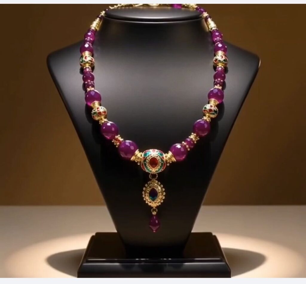 img-20260503-wa00404838402237385734657-1024x952 "ترددات ".. معرض مجوهرات أحجار كريمة للتشكيلية وفاء ياديس