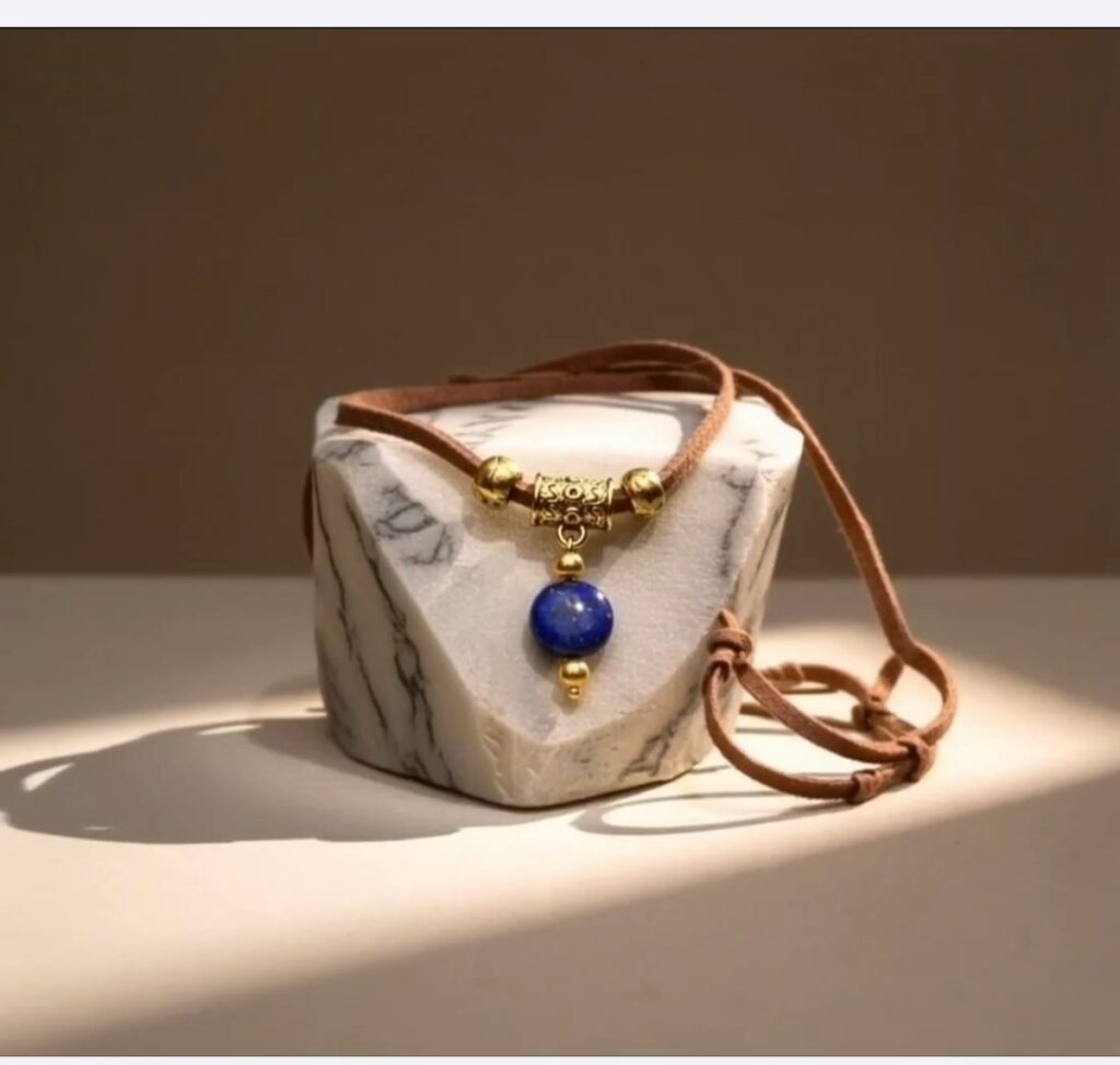 img-20260503-wa00457167559502399524581-1024x974 "ترددات ".. معرض مجوهرات أحجار كريمة للتشكيلية وفاء ياديس