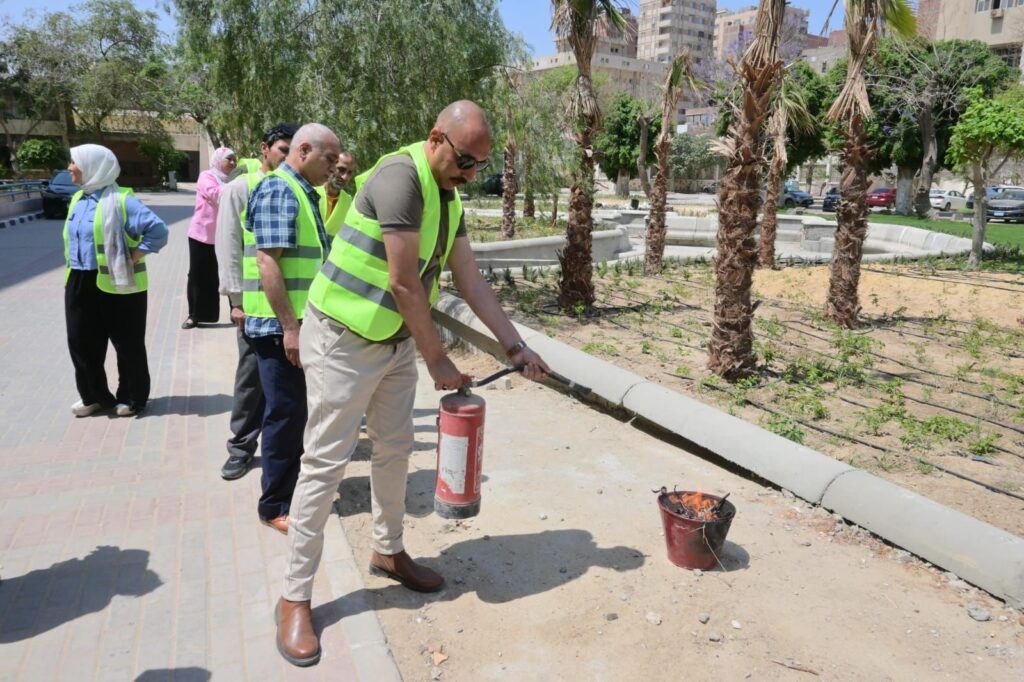 img-20260504-wa00325889486556586382842-1024x682 هندسة المطرية بجامعة حلوان تُحاكي سيناريو الإخلاء في الحرائق لتعزيز جاهزية الطوارئ
