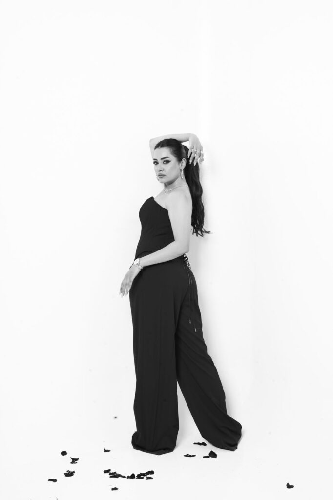 img-20260506-wa01208513011000747356873-682x1024 نانسي صلاح تخطف الأنظار بفوتوشوت جريء برؤية فنية مختلفة