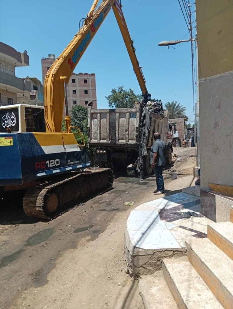 img-20260509-wa00448422040658869678756-770x1024 محافظ الجيزة يتابع أعمال تطهير ترع الشبرامنتية وسقارة القبلية ومصرف العزيزية بالبدرشين