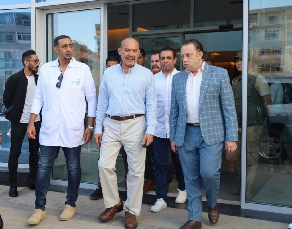 img-20260511-wa00423551403428172758090-1024x805 محافظ السويس يتفقد المجمع الطبي بمدينة 24 أكتوبر لمتابعة الحالة الصحية لمصابي حادث الجناين