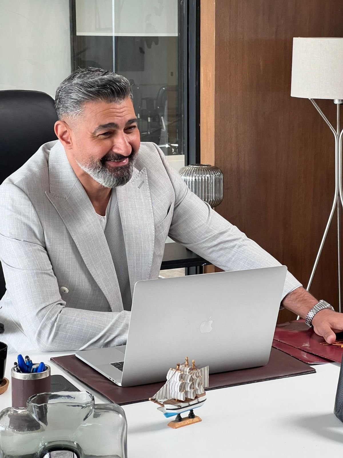 نقابة السينمائيين تدعم مقترح ياسر جلال لتفعيل “حق الأداء العلني”وحماية حقوق المؤلف 