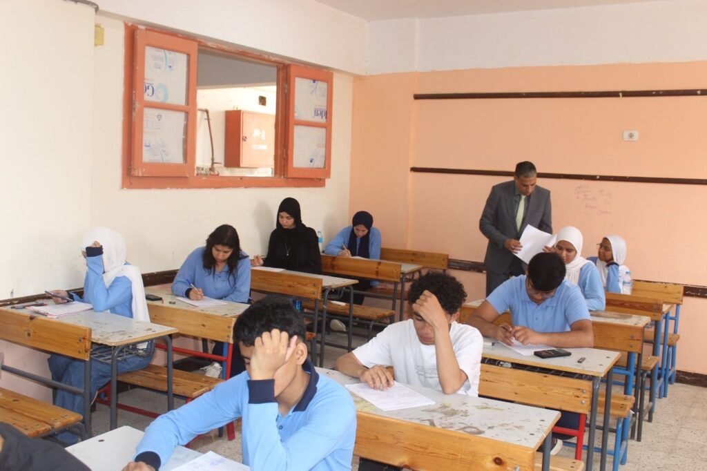 img-20260517-wa0030144557071495698110-1024x682 مدير " تعليم الجيزة" يتفقد لجان امتحانات نهاية العام بحدائق أكتوبر ويوجه بتوفير مناخ آمن ومستقر للطلاب